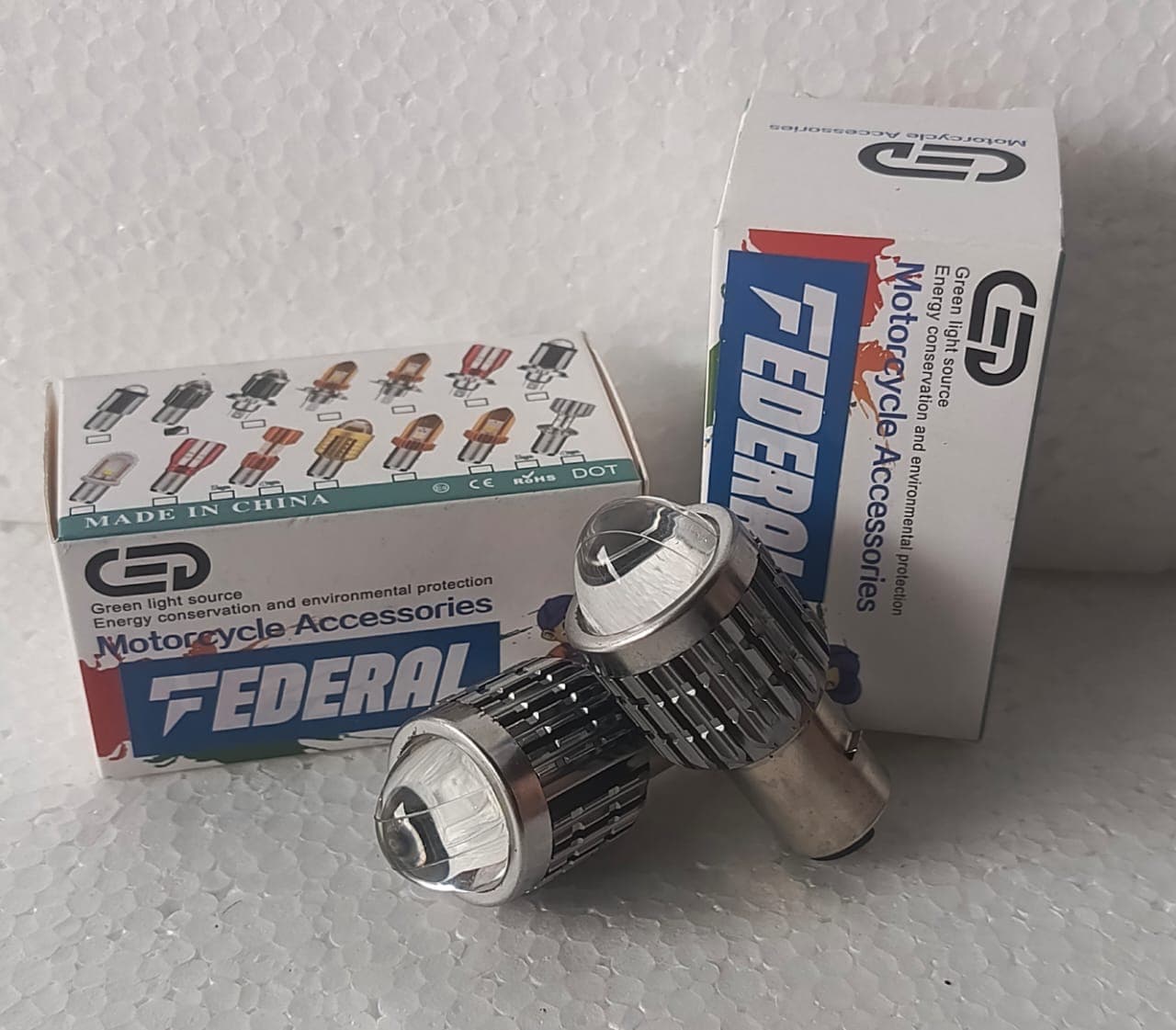 Bombillo Lupa Doble Contacto Blanco Amarillo